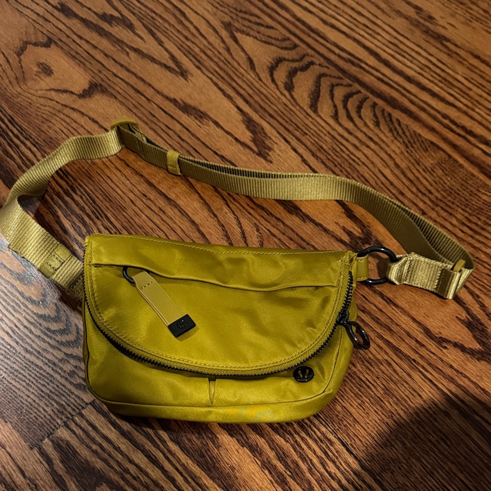 lululemon All Night Festival Bag